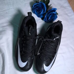 Nike Black and White Sneakers